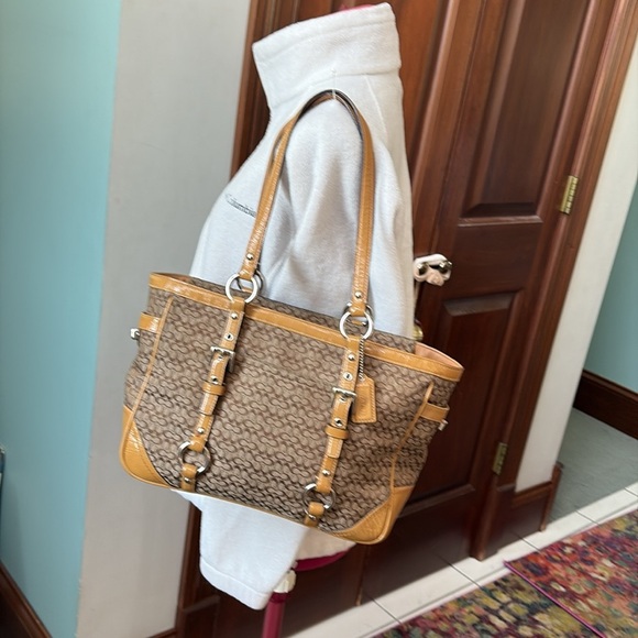 Coach  f12348 Rare mini c’s  shoulder bag  small tote
Brown/tan/mustard patent - Picture 5 of 15